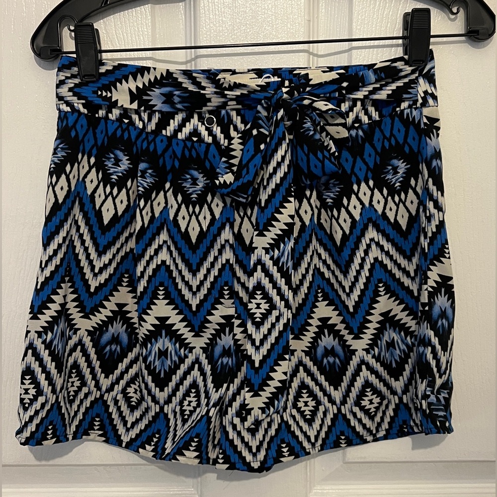 MONTEAU Women’s Blue Ikat Print Belted Tie Waist Shorts Size M
